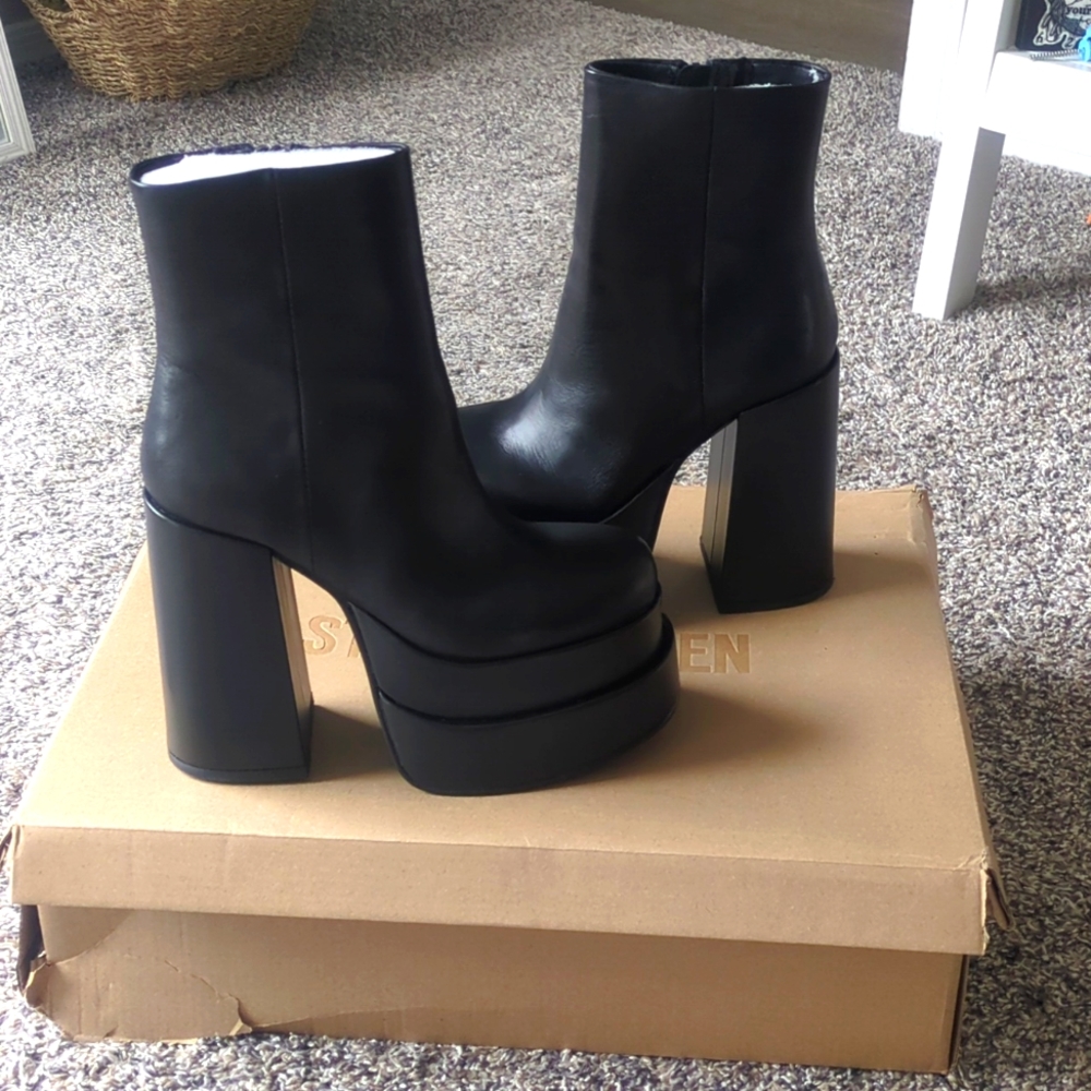 Steve Madden Cobra Black Platform Boots